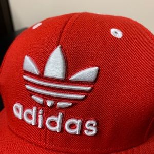ADIDAS RED AND GREEN SNAPBACK